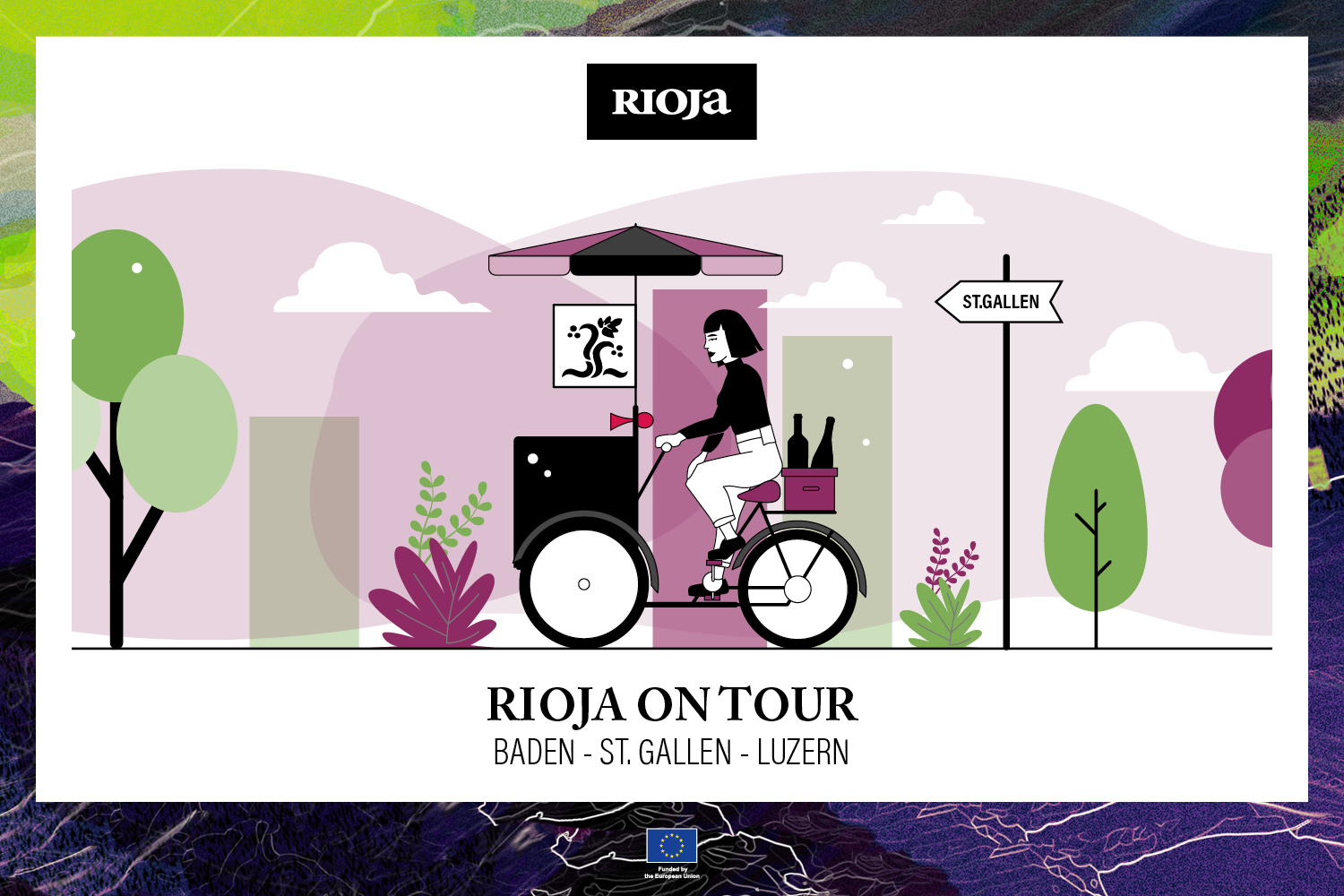 Illustration einer Frau, die auf einem Fahrrad mit einem kleinen Wagen fährt, der Weinflaschen enthält. Im Hintergrund sind stilisierte Bäume und ein Wegweiser mit der Aufschrift 'St. Gallen' zu sehen. Der Text 'Rioja on Tour' und die Städte 'Baden - St. Gallen - Luzern' sind ebenfalls enthalten.